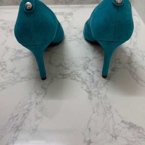 Michael Kors Women Dorothy Flex Suede Pointy Stiletto Dress Pump - Picture 4 of 5